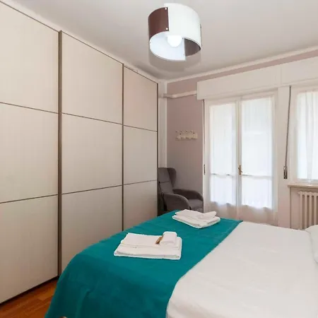 Guesthost - Santa Rita District Functional Flat *