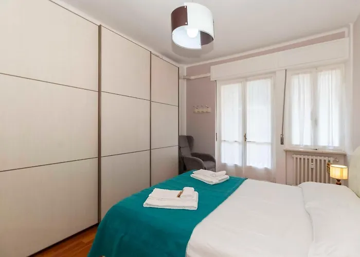 Guesthost - Santa Rita District Functional Flat *
