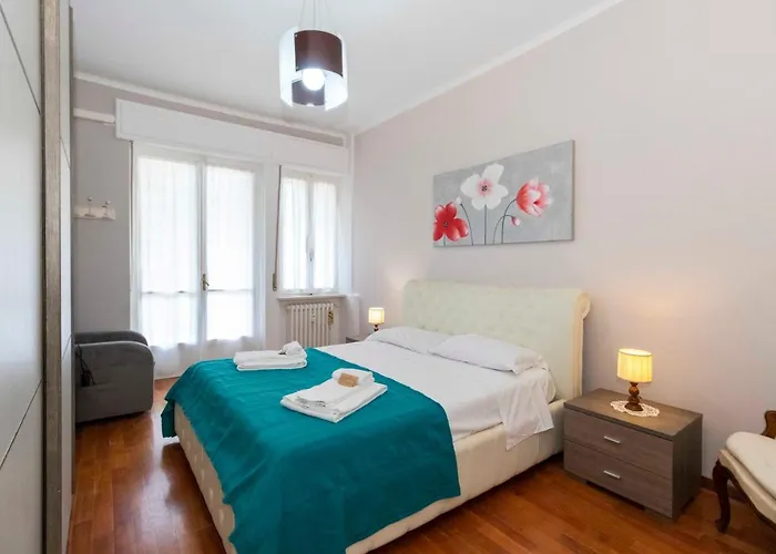 Guesthost - Santa Rita District Functional Flat *