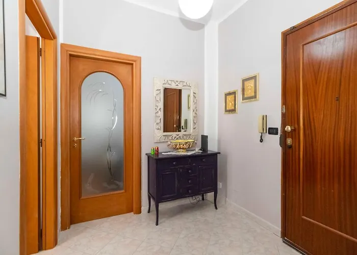 Guesthost - Santa Rita District Functional Flat