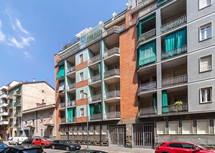 Guesthost - Santa Rita District Functional Flat *