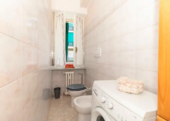 Guesthost - Santa Rita District Functional Flat *