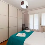 Guesthost - Santa Rita District Functional Flat *